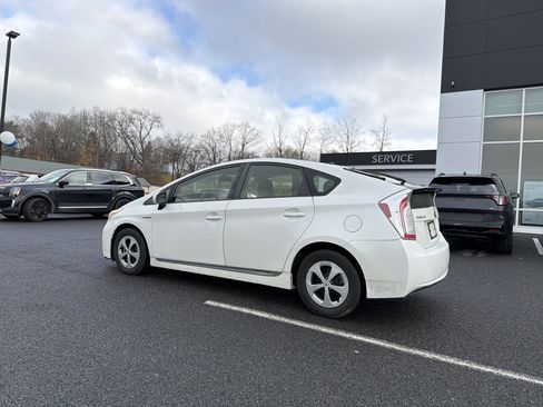 Used 2013 Toyota Prius Two image 8