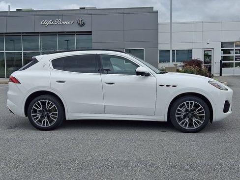 Used 2025 Maserati Grecale GT AWD/4WD image 12