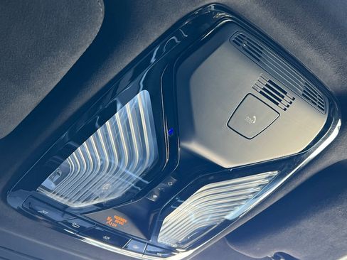 Used 2025 BMW X7 xDrive40i w/ Climate Comfort Package image 23