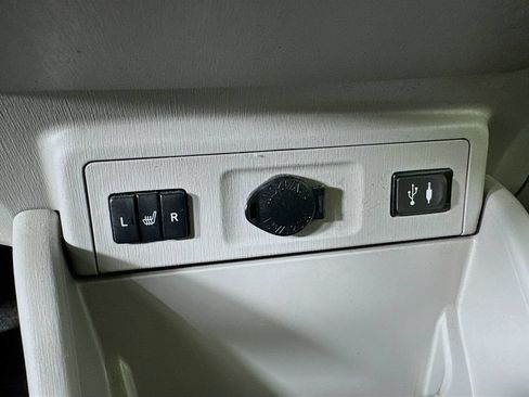 Used 2015 Toyota Prius V Five FWD image 16