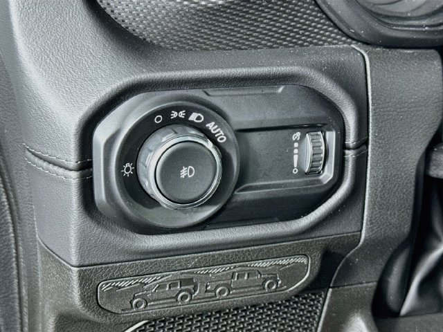 Used 2025 Jeep Wrangler Unlimited Rubicon AWD/4WD image 10