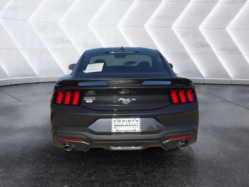 Used 2024 Ford Mustang Coupe image 4