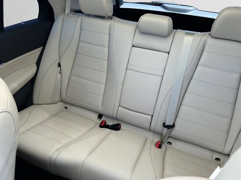 Used 2020 Mercedes-Benz GLE 450 4MATIC image 22