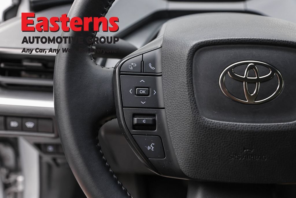 Used 2025 Toyota Prius LE FWD image 16