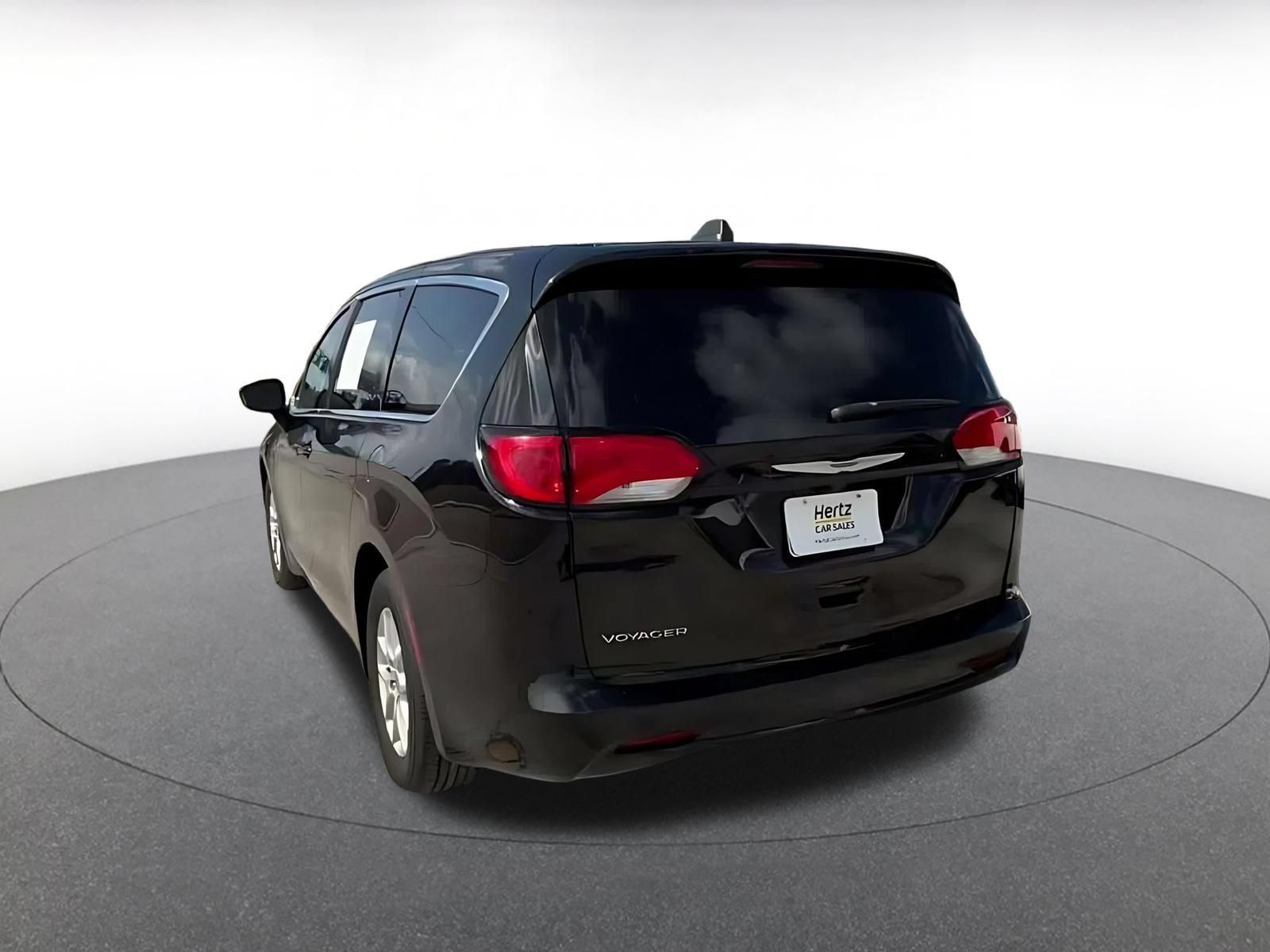 Used 2024 Chrysler Voyager LX FWD image 10