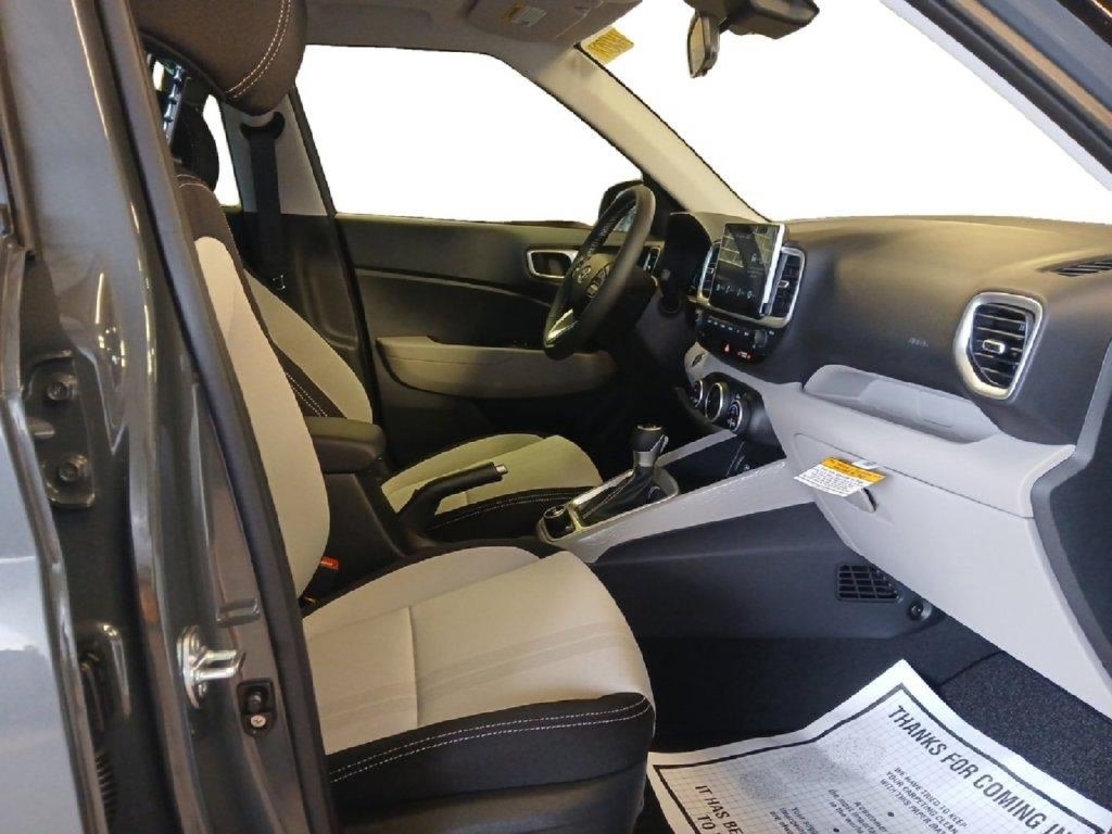 New 2026 Hyundai Venue SEL FWD image 9