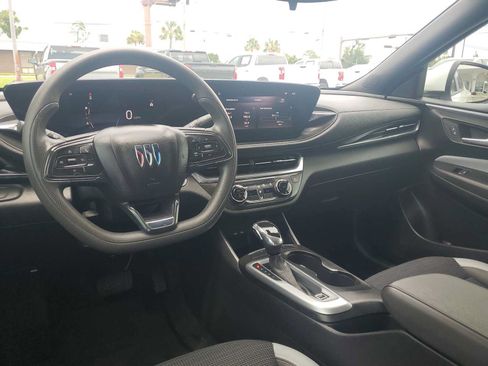 Used 2024 Buick Envista Preferred w/ Advanced Safety Package FWD image 18