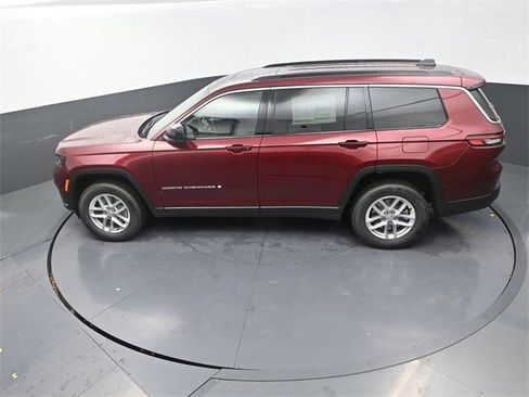 New 2025 Jeep Grand Cherokee L Laredo image 12