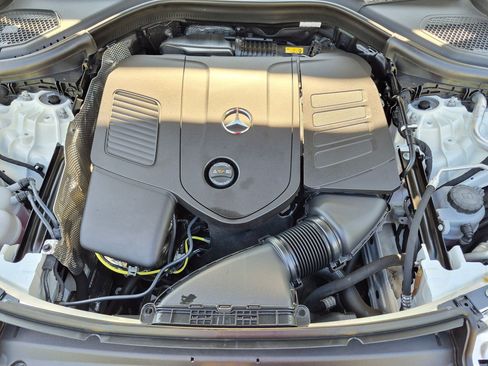 Certified 2025 Mercedes-Benz GLC 350e 4MATIC w/ Driver Assistance Package image 33