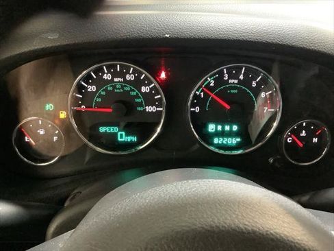 Certified 2018 Jeep Wrangler Sahara w/ Connectivity Group AWD/4WD image 29