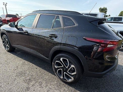 New 2026 Chevrolet Trax RS w/ Sunroof Package FWD image 12