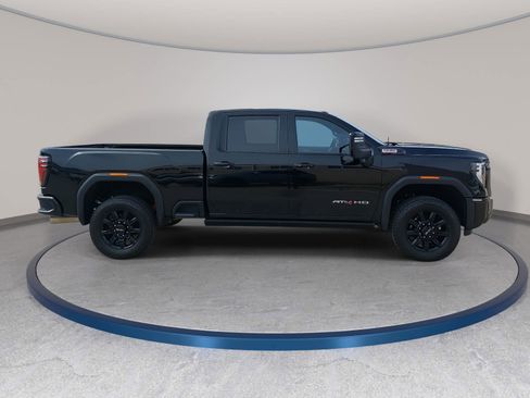 Used 2025 GMC Sierra 3500 AT4 w/ AT4 Premium Plus Package image 4