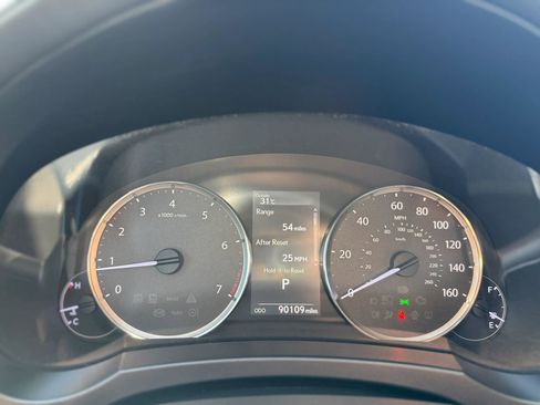 Used 2018 Lexus IS 350 AWD image 22