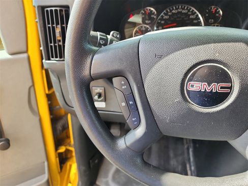 Used 2018 GMC Savana 3500 Extended w/ Driver Convenience Package image 20