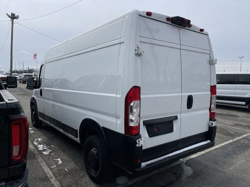 Used 2023 RAM ProMaster 2500 w/ Driver Convenience Group FWD image 7