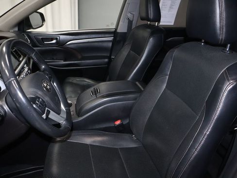 Used 2019 Toyota Highlander Limited AWD/4WD image 27
