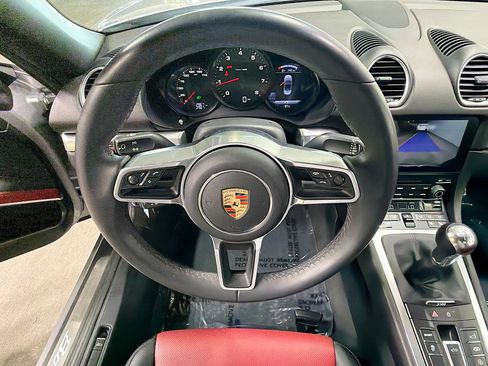 Certified 2024 Porsche 718 Boxster RWD image 34