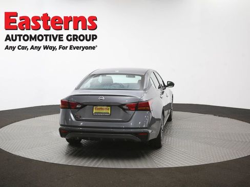 Used 2025 Nissan Altima 2.5 SV FWD image 38