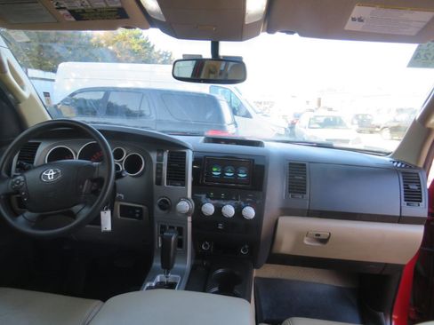 Used 2011 Toyota Tundra 4x4 Double Cab w/ TRD Off-Road Pkg image 25