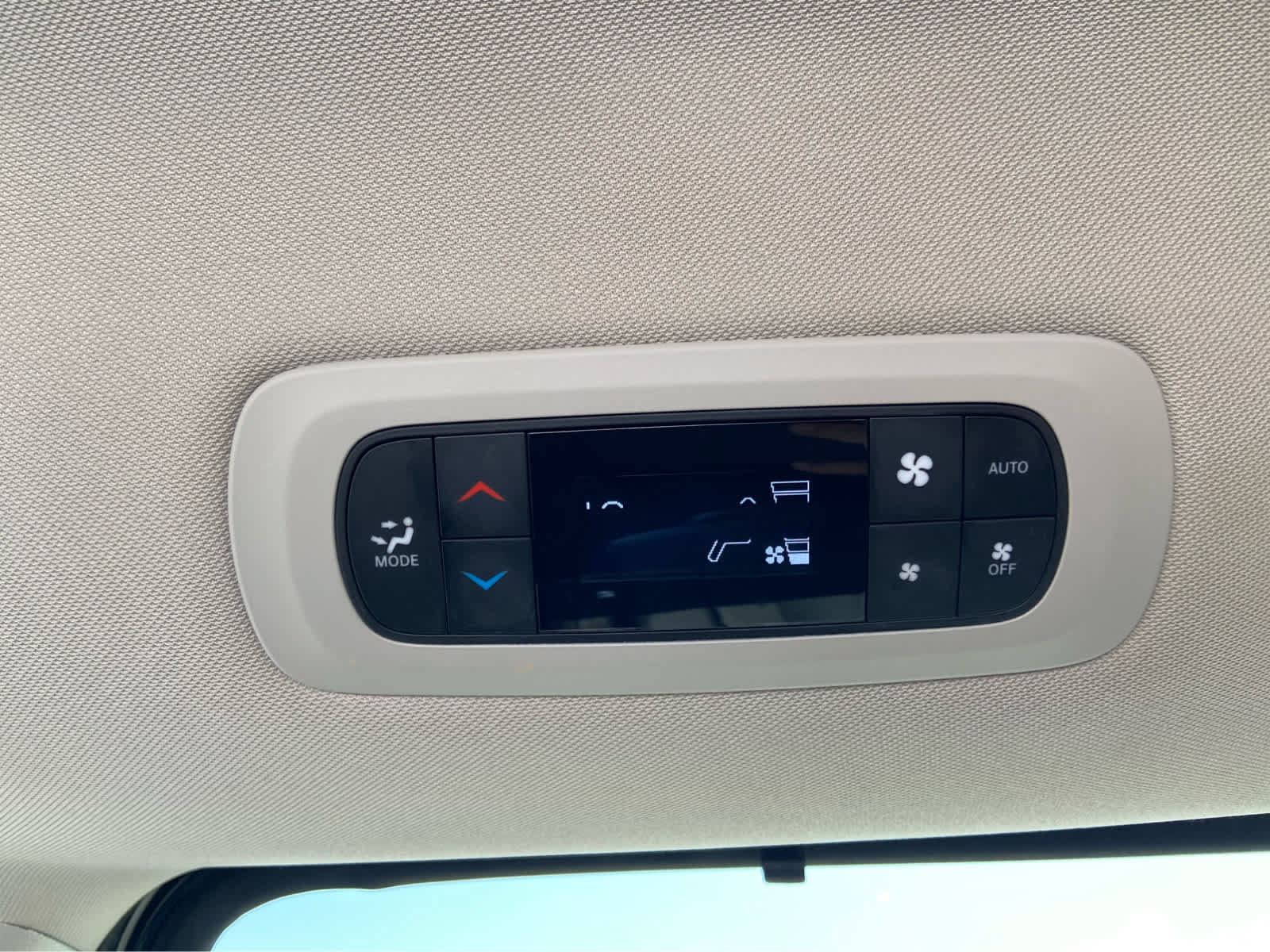 Used 2024 Chrysler Pacifica Touring-L FWD image 20