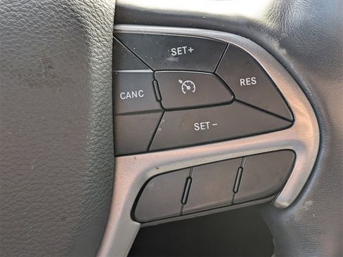 Used 2022 Jeep Grand Cherokee Laredo X image 24