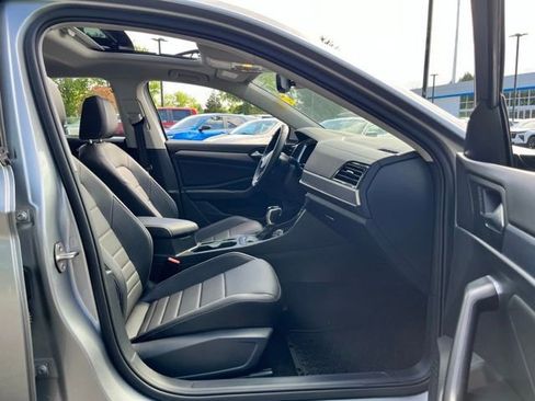 Used 2023 Volkswagen Jetta SE FWD image 18