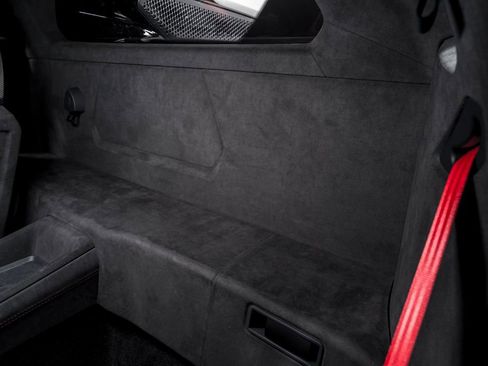 Used 2025 Lamborghini Revuelto image 30