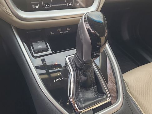 Used 2022 Subaru Outback Limited image 17