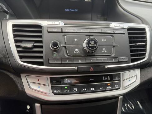 Used 2015 Honda Accord LX image 19