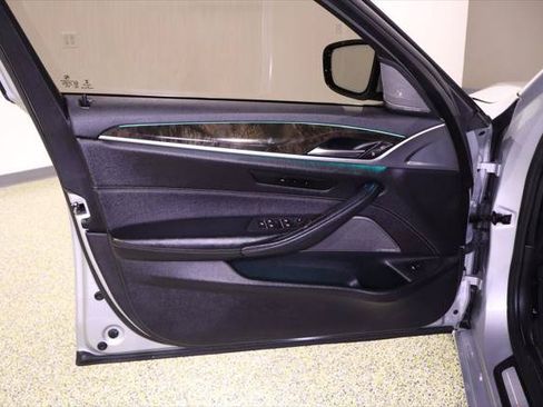 Used 2017 BMW 530i RWD image 37