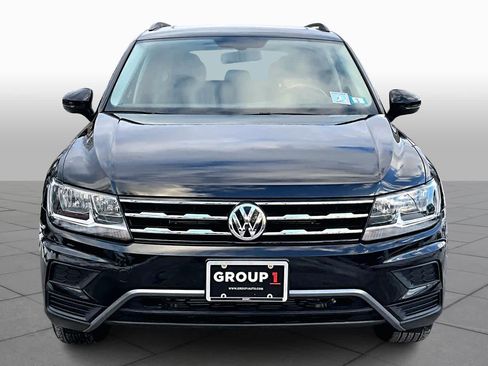 Used 2021 Volkswagen Tiguan SE w/ Panoramic Sunroof Package image 3