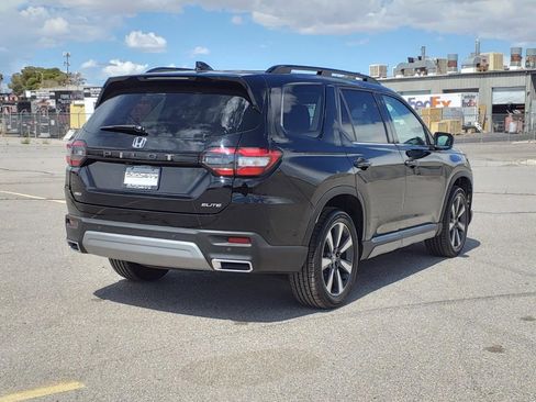 Used 2025 Honda Pilot Elite image 5