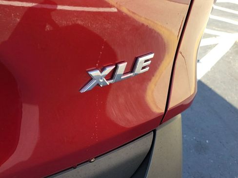 Used 2023 Toyota RAV4 XLE Premium image 7