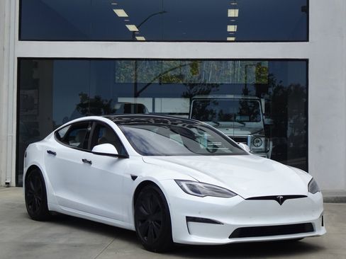 Used 2022 Tesla Model S AWD/4WD image 11