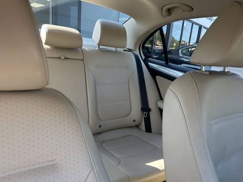 Used 2017 Volkswagen Jetta SE FWD image 8