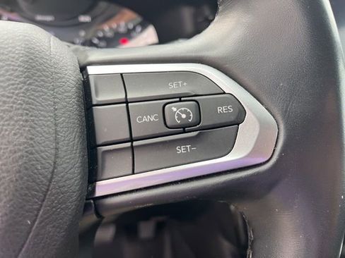 Used 2022 Jeep Compass Altitude w/ Sun and Sound Group image 17