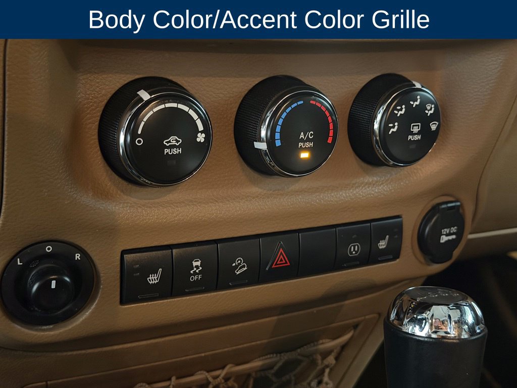 Used 2017 Jeep Wrangler Unlimited Sahara w/ Connectivity Group AWD/4WD image 29