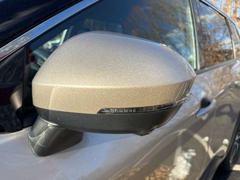 Used 2024 Nissan Rogue SL image 10