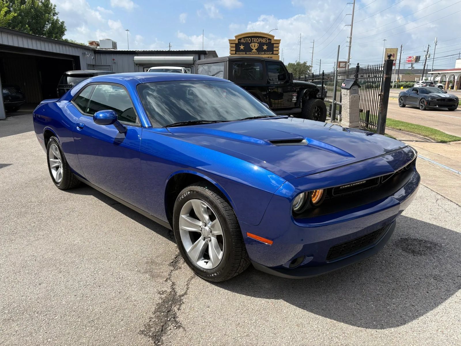 Used 2021 Dodge Challenger SXT RWD image 3