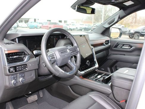 Used 2025 GMC Yukon Denali image 26