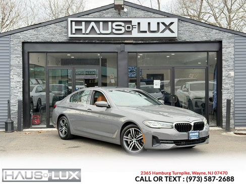 Used 2022 BMW 530i xDrive w/ Premium Package image 1