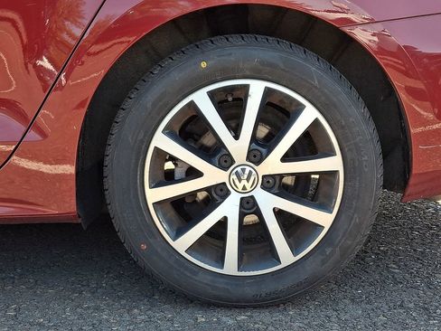 Used 2017 Volkswagen Jetta SE image 5