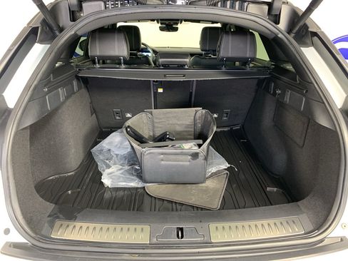 Used 2019 Land Rover Range Rover Velar R-Dynamic SE AWD/4WD image 33
