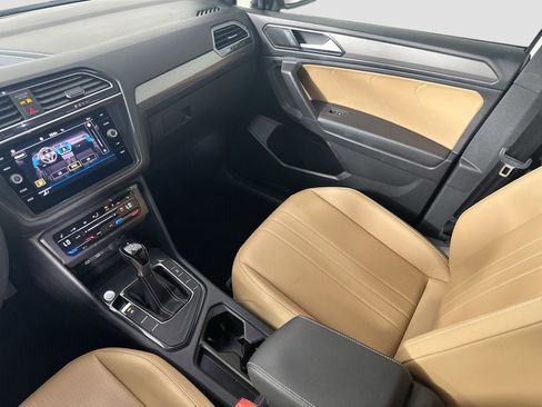 Certified 2023 Volkswagen Tiguan SE image 21