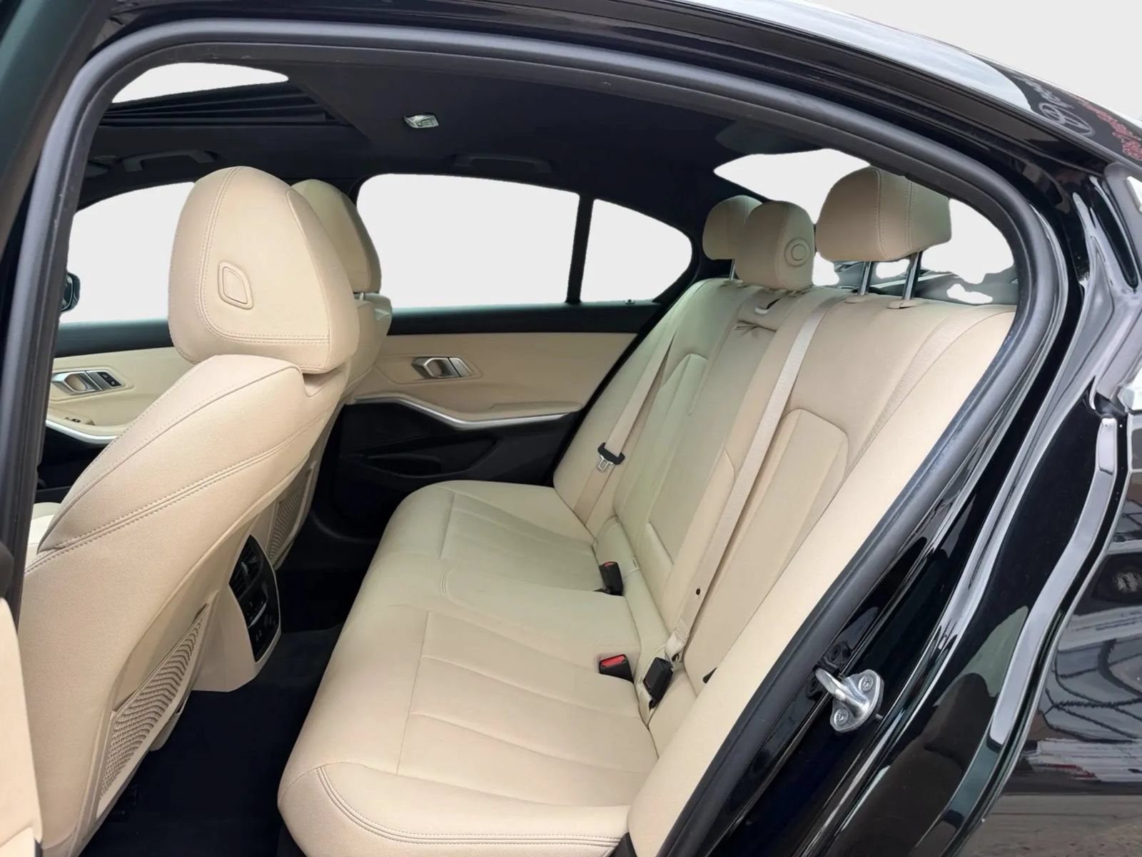 Used 2020 BMW 330i Sedan w/ Convenience Package RWD image 12