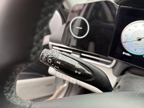 Certified 2022 Hyundai Elantra Limited image 32