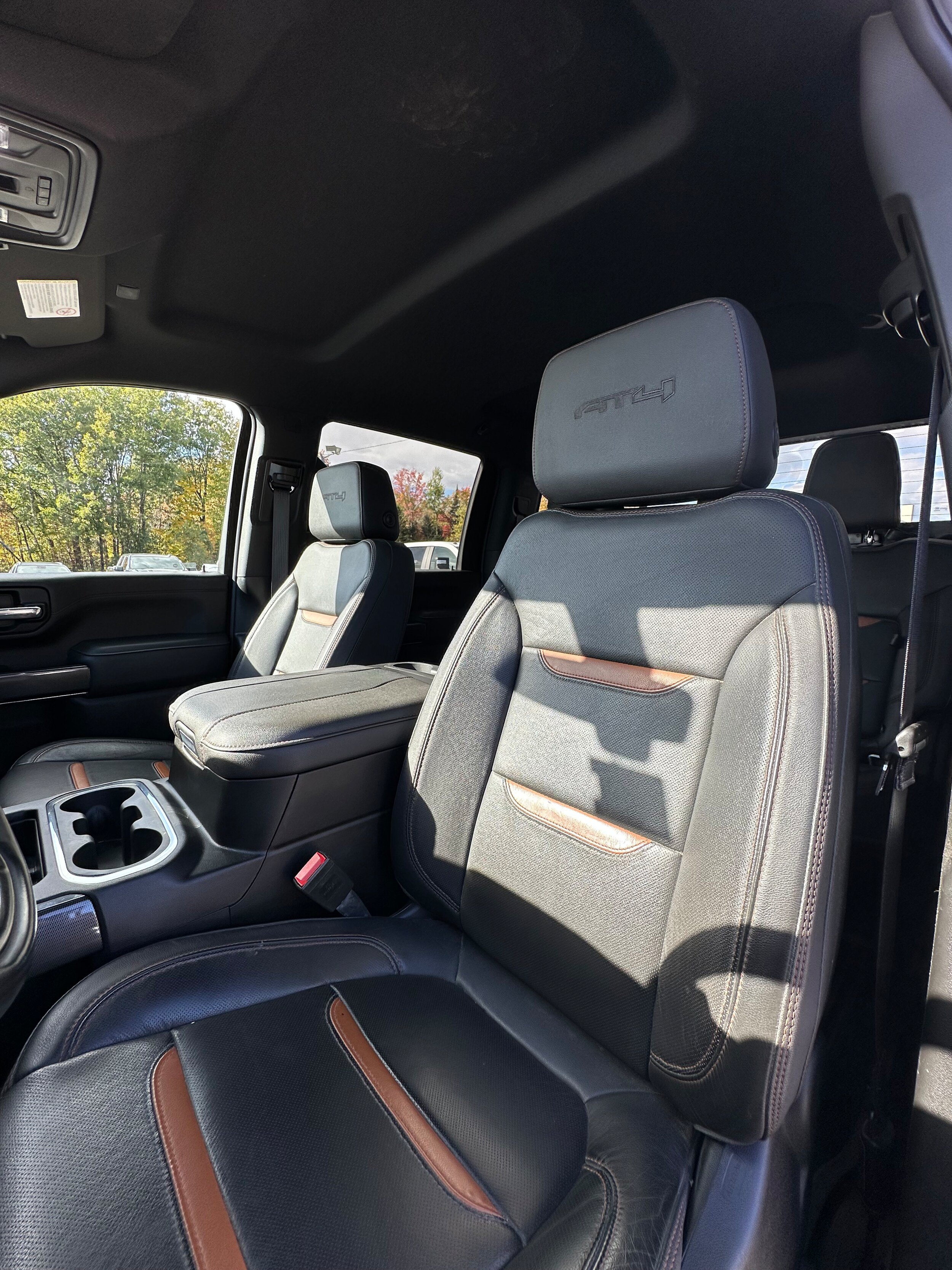 Used 2023 GMC Sierra 2500 AT4 w/ AT4 Preferred Package AWD/4WD image 19