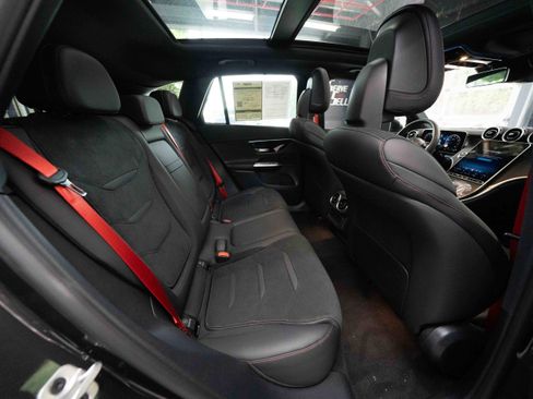 Used 2025 Mercedes-Benz GLC 43 AMG 4MATIC image 25