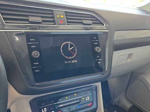 Used 2023 Volkswagen Tiguan SE w/ Panoramic Sunroof Package image 29