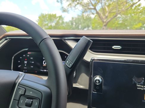 New 2026 GMC Sierra 2500 Denali w/ Denali Reserve Package AWD/4WD image 12